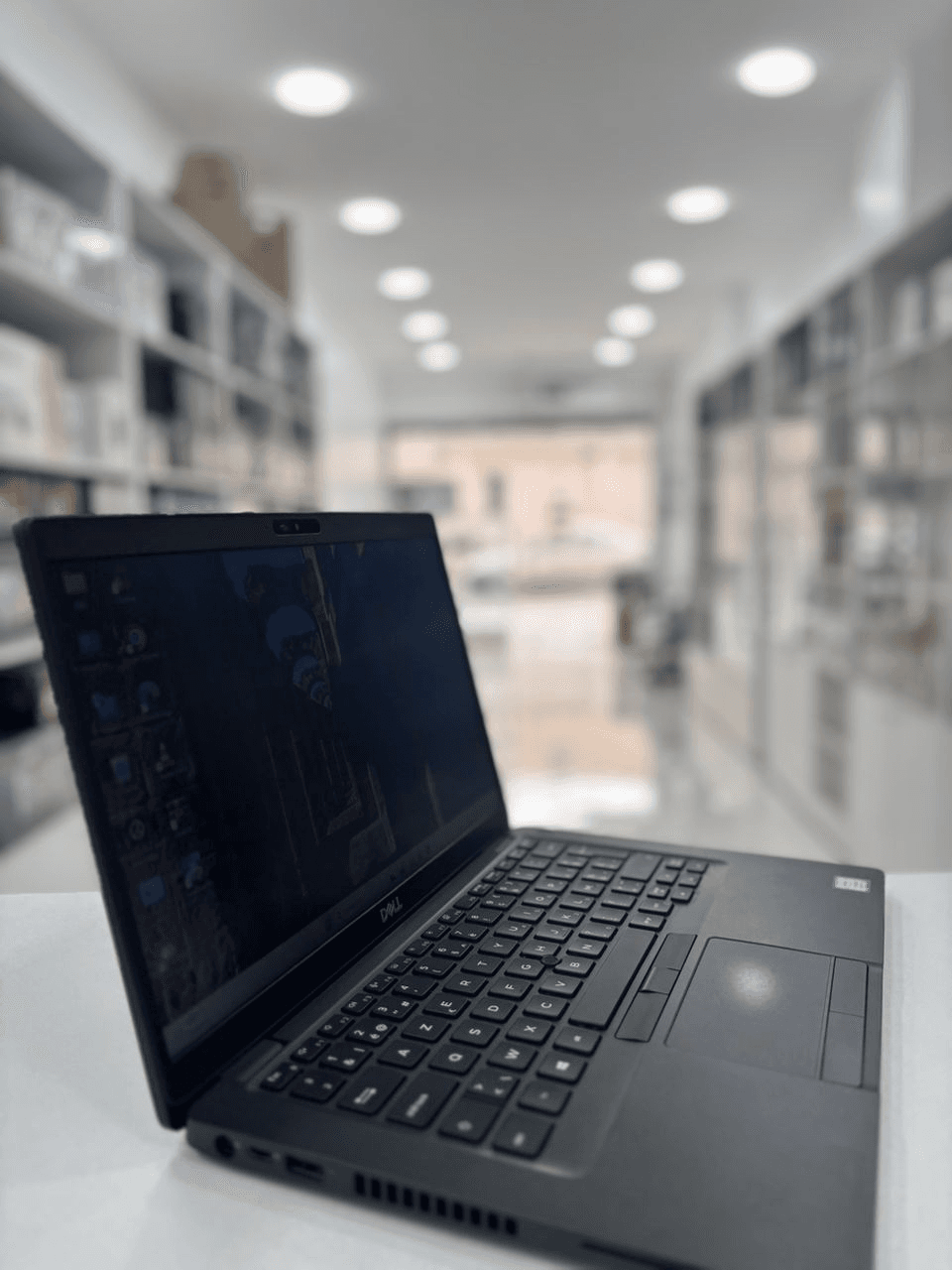 DELL LATITUDE 5400 — miniature 2