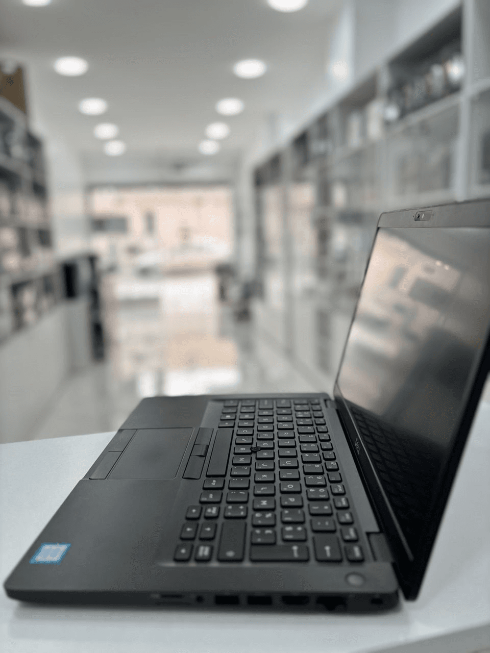 DELL LATITUDE 5400 — miniature 3