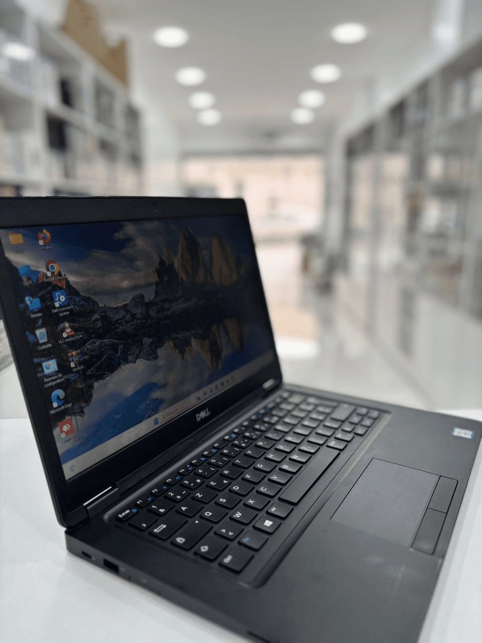 DELL LATITUDE 5490 — miniature 2